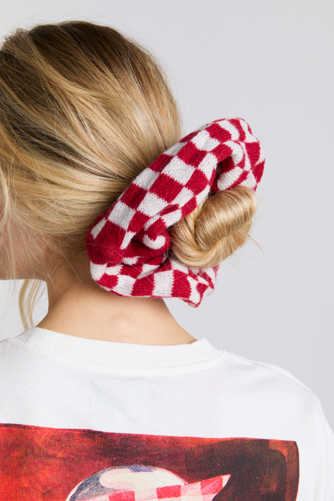 knitted scrunchie in red & ecru gingham