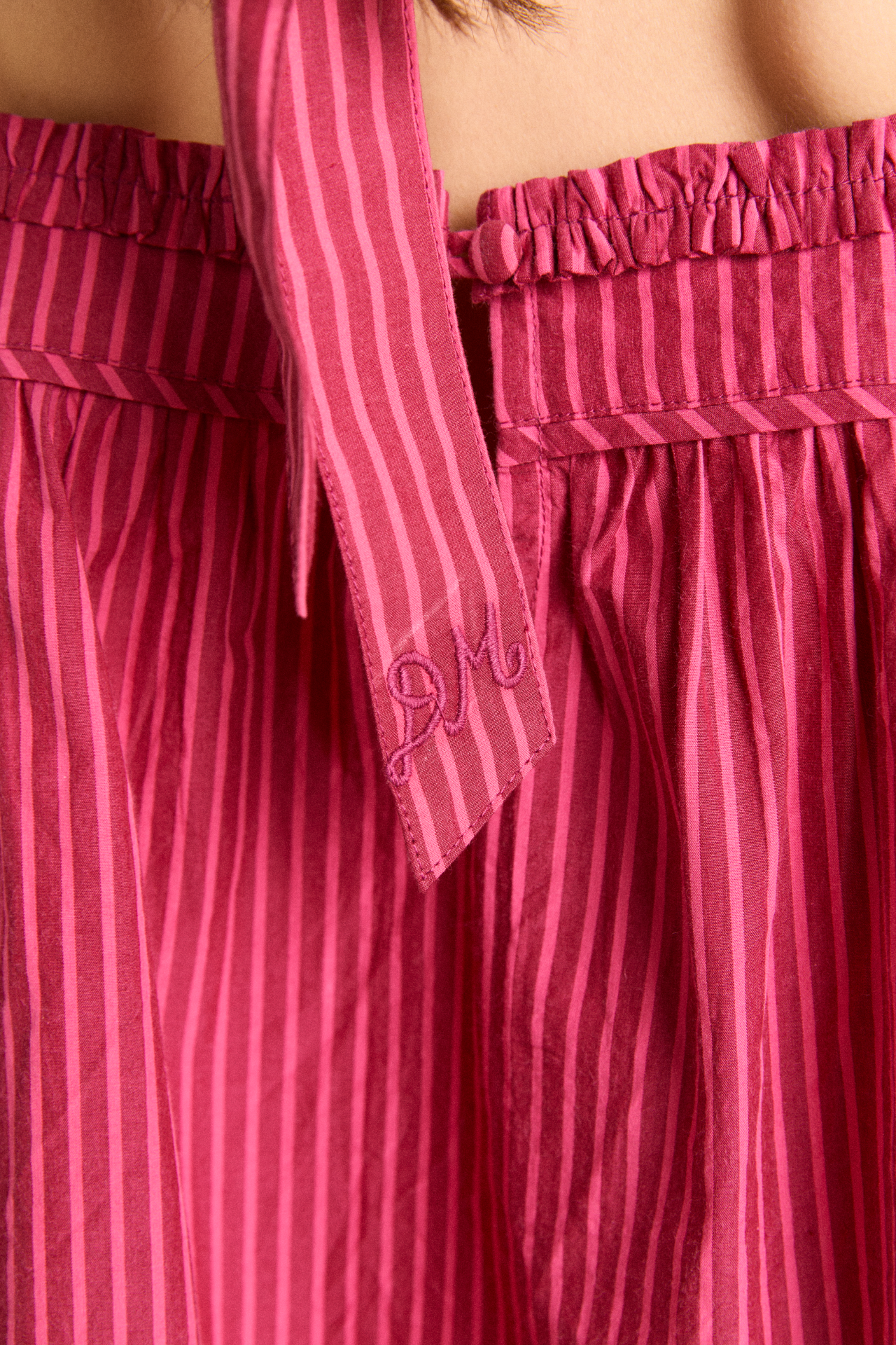 garter bun wrap in berry business stripe