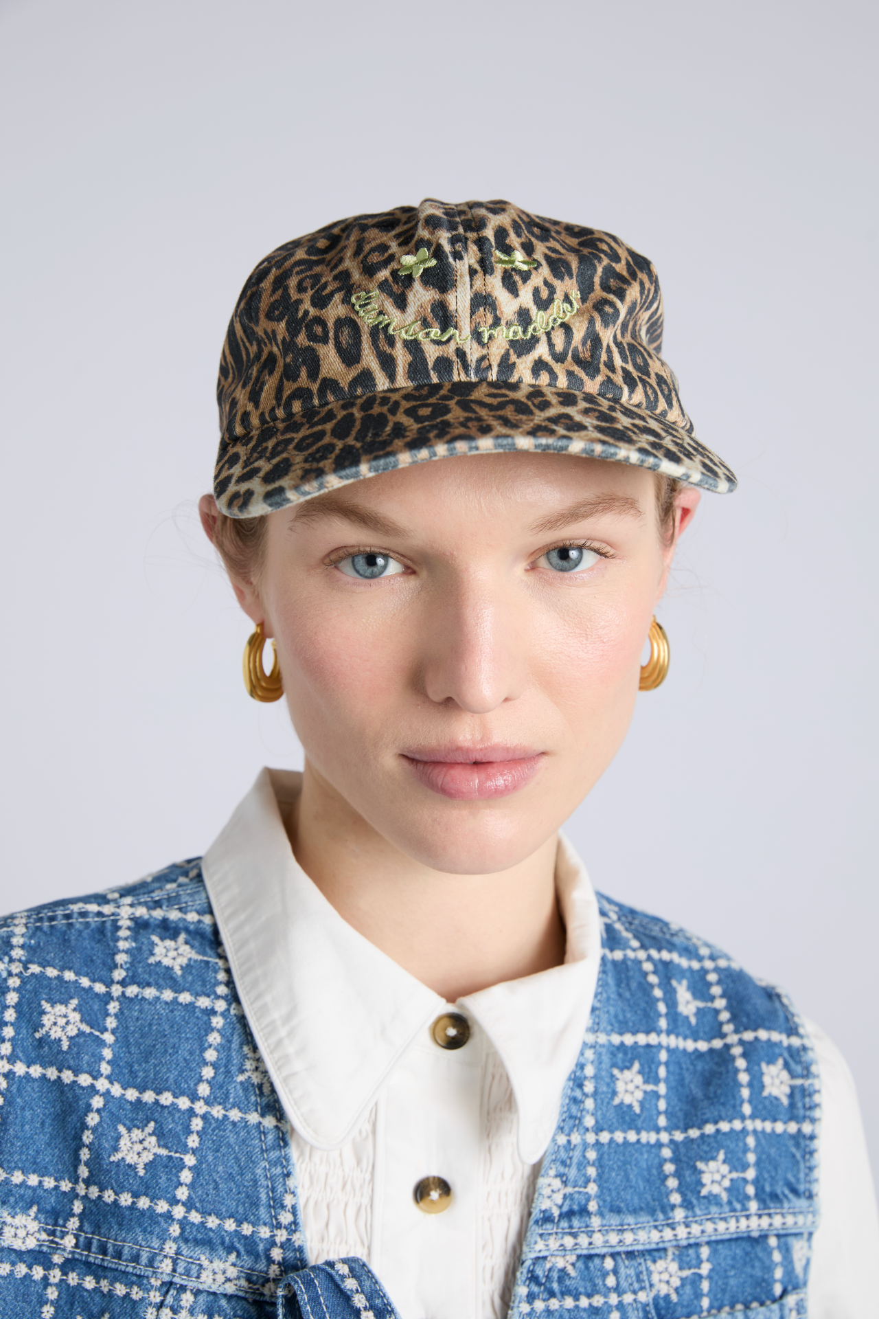 smiley cap in washed leopard print